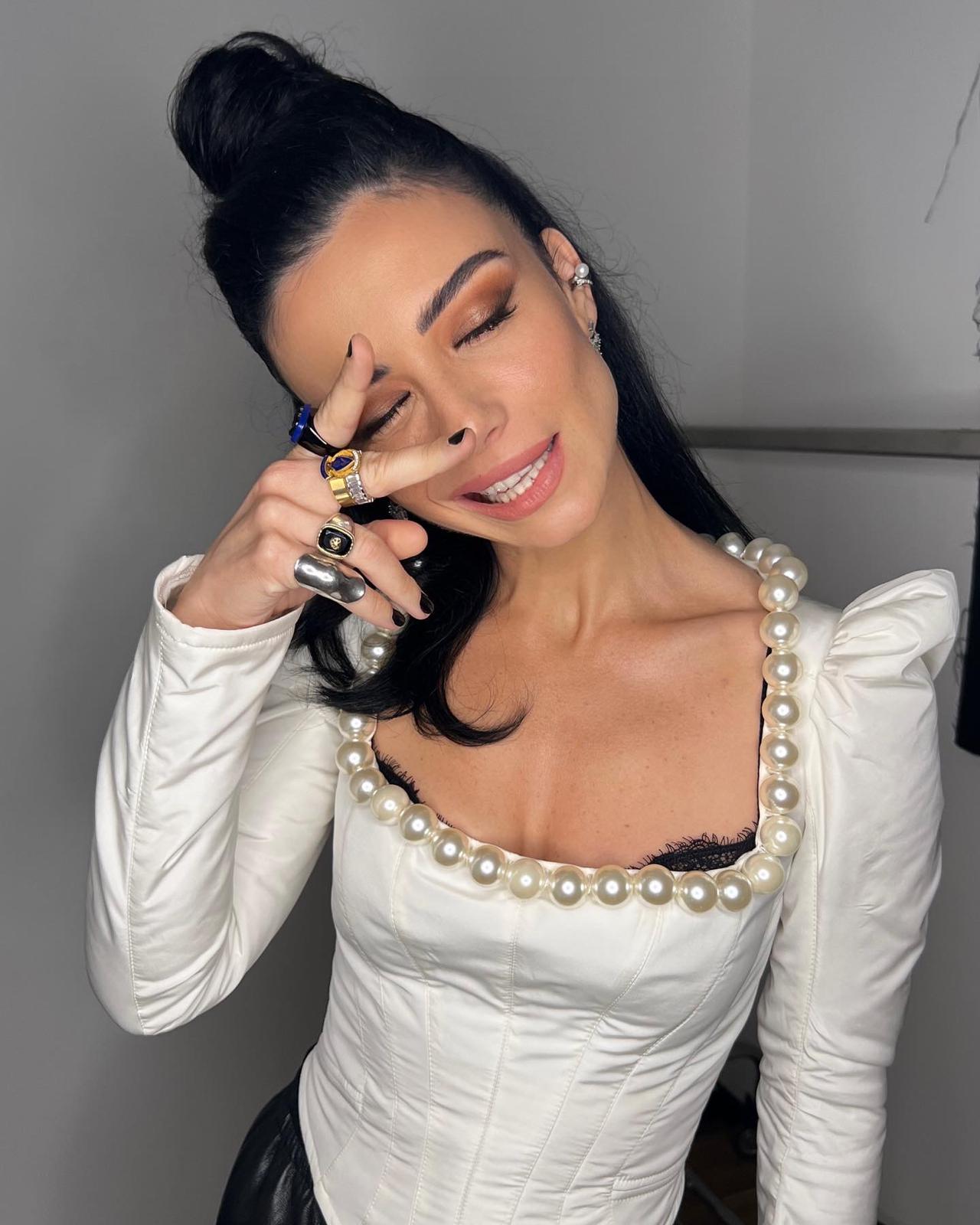Living from Passion: Ynet selects Galit Rondin’s jewelry for its leading designers project