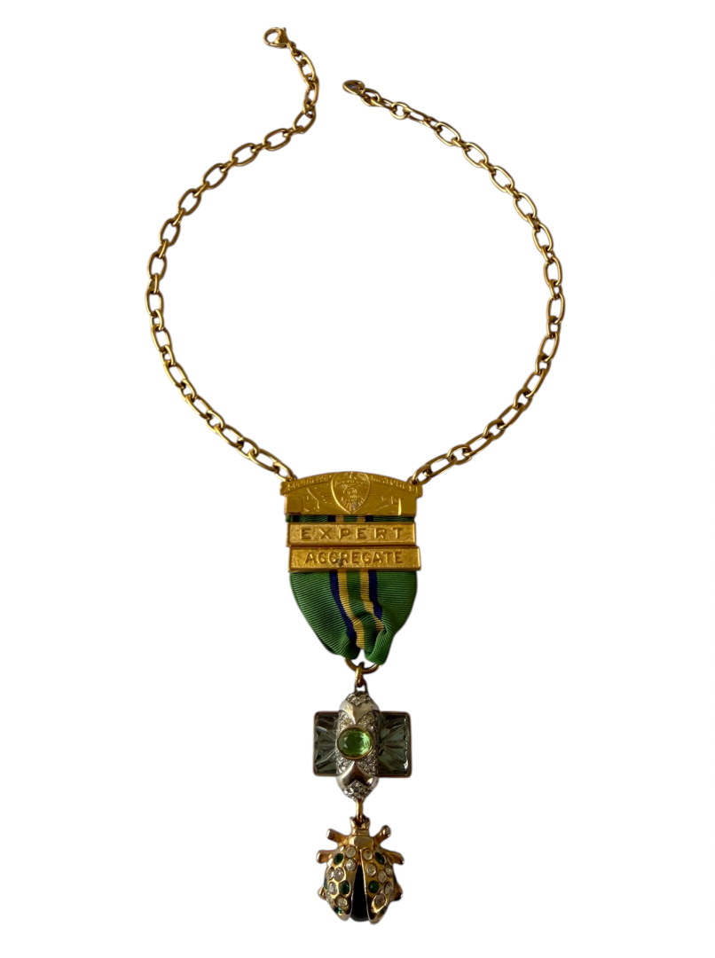 שרשרת כנפי הכבוד הירוקות