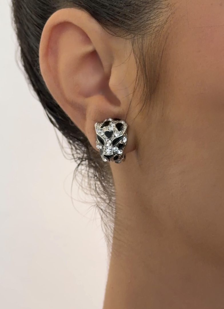 עגילי אינסטינקט שחור