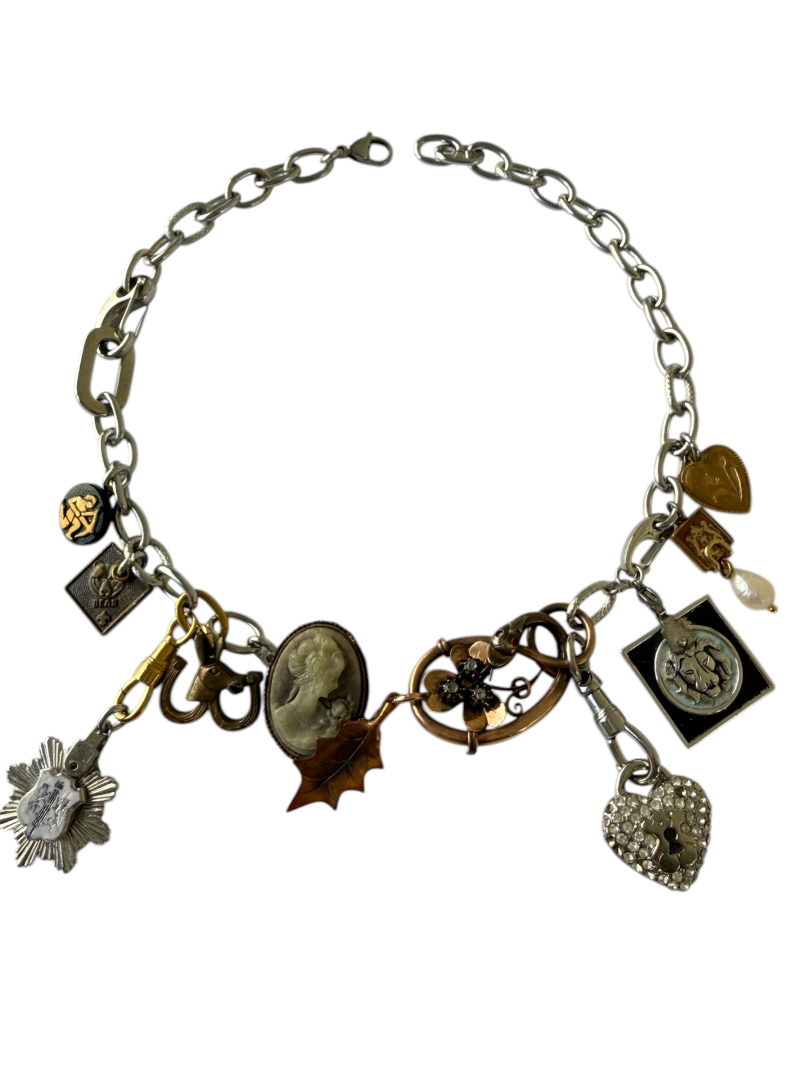 שרשרת הסודות הנעולים